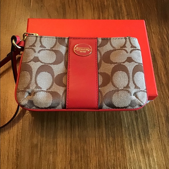 Coach wristlet - Picture 2 of 2